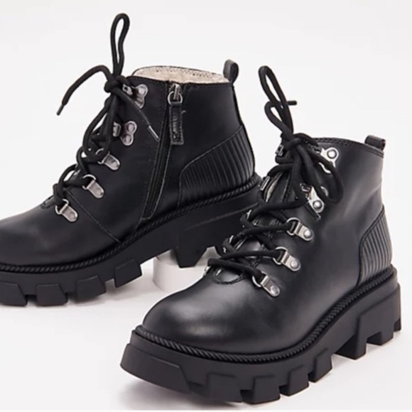 NEW Kelsi Dagger Lace-Up Lug Ankle Boots Bronx Black Shearling Sz 6.5 - Picture 1 of 9